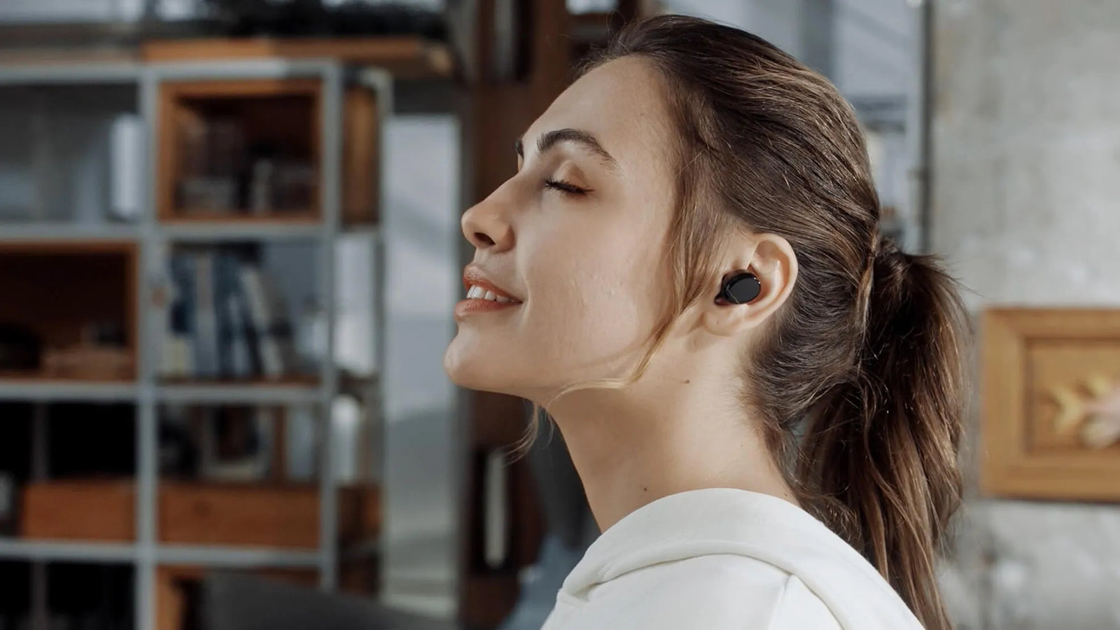 Best Wireless Earbuds for Small Ears and Long Listening
